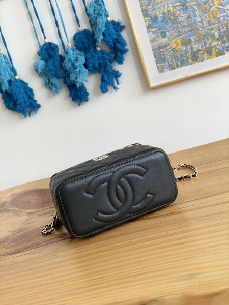 Handbag  Chanel  81208  size  9.5 17 8 cm