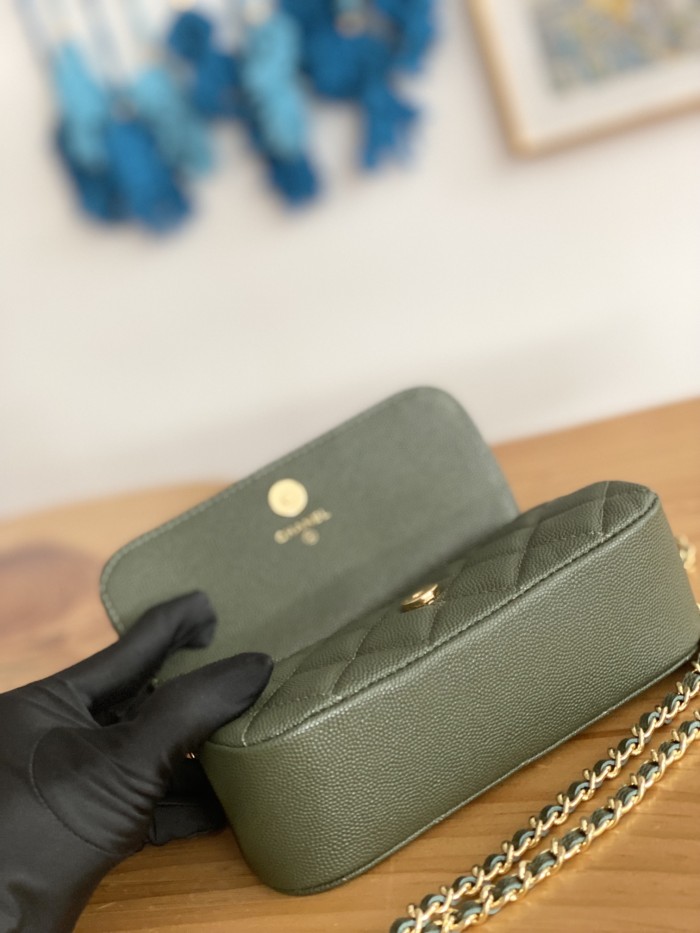 Handbag Chanel  AP3008  size  12X17.5X5.5 cm