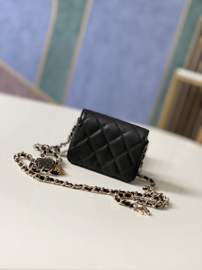 Handbag Chanel  81161  size  10 7.5 2 cm