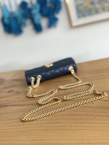 Handbag  Chanel  81224  size  16 cm