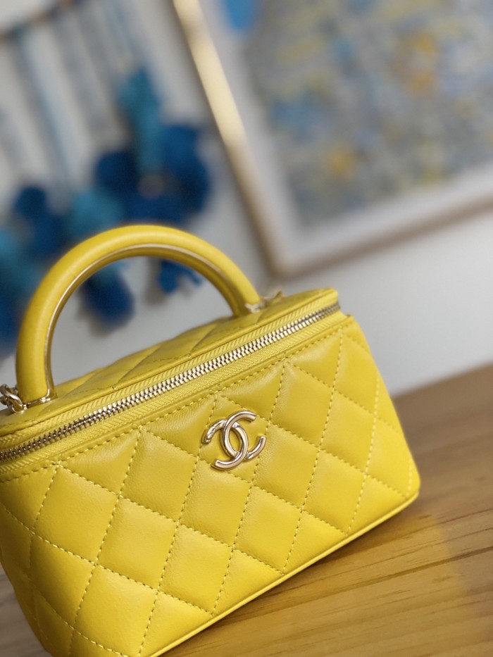 Handbag  Chanel  81208  size  9.5 17 8 cm