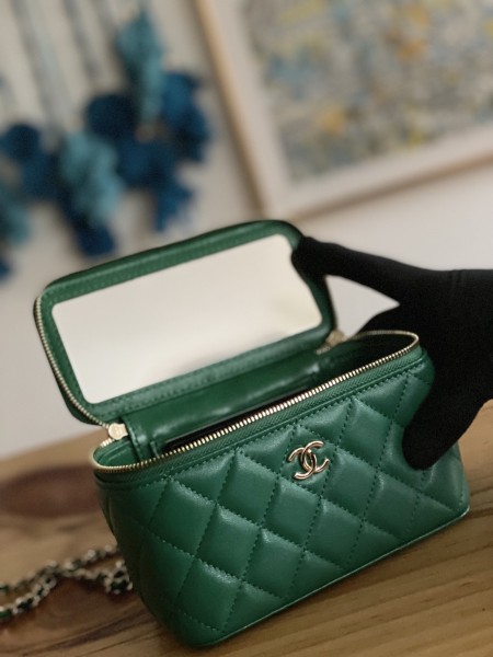 Handbag  Chanel  81211  size  9.5 17 8 cm