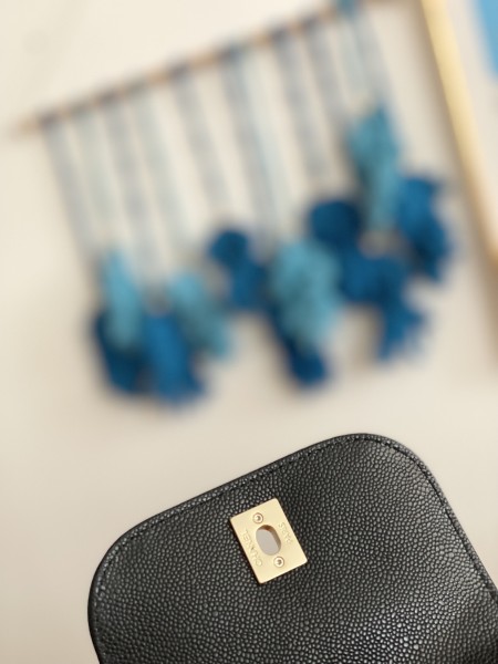  Handbag Chanel  AS3530  size  19*20*12  cm