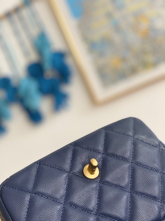 Handbag  Chanel  3369  size   21X14.5X6 cm