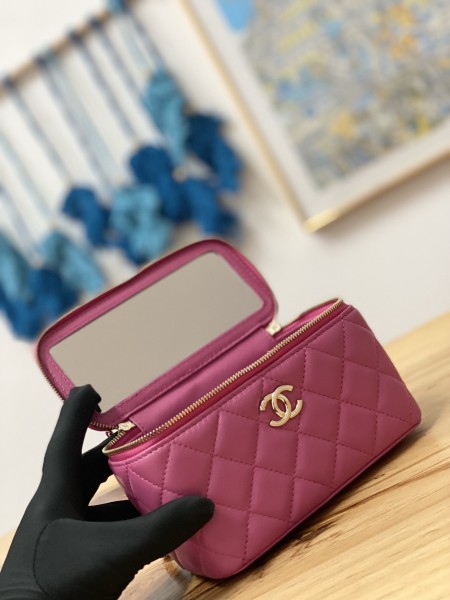 Handbag  Chanel  81208  size  9.5 17 8 cm 
