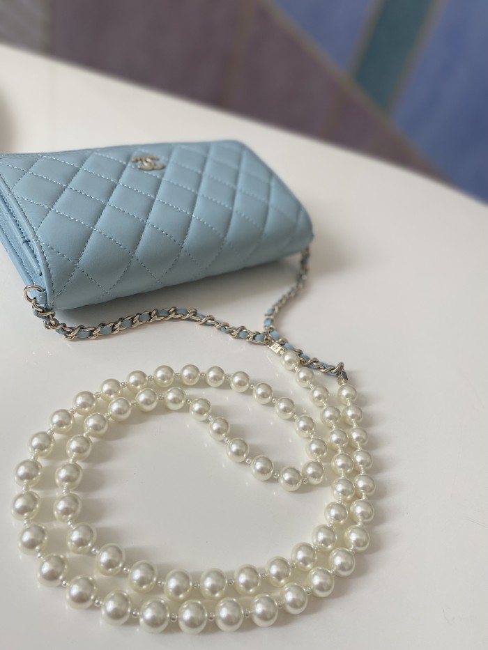 Handbag Chanel  81180  size  19 cm  