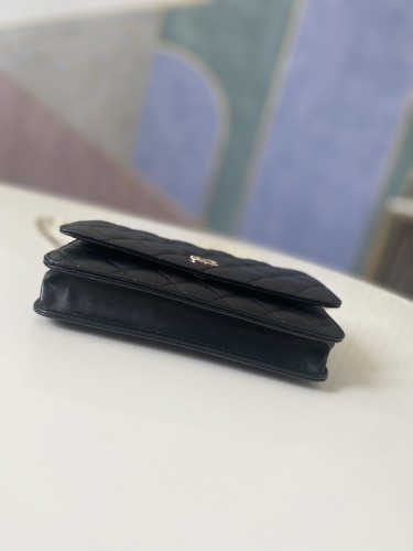 Handbag Chanel  81180  size  19 cm