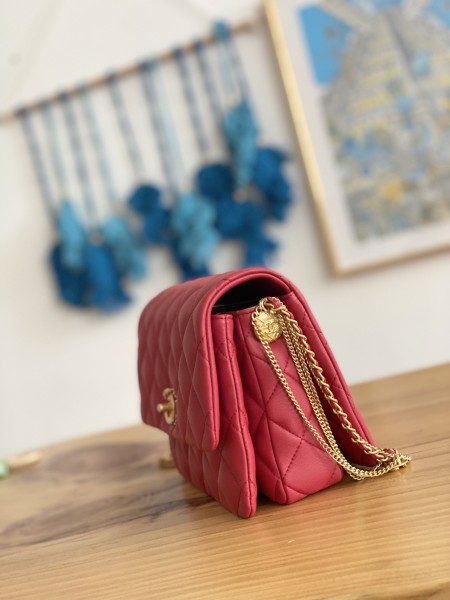  Handbag  Chanel  3378  size  15cmX20cmX9 cm