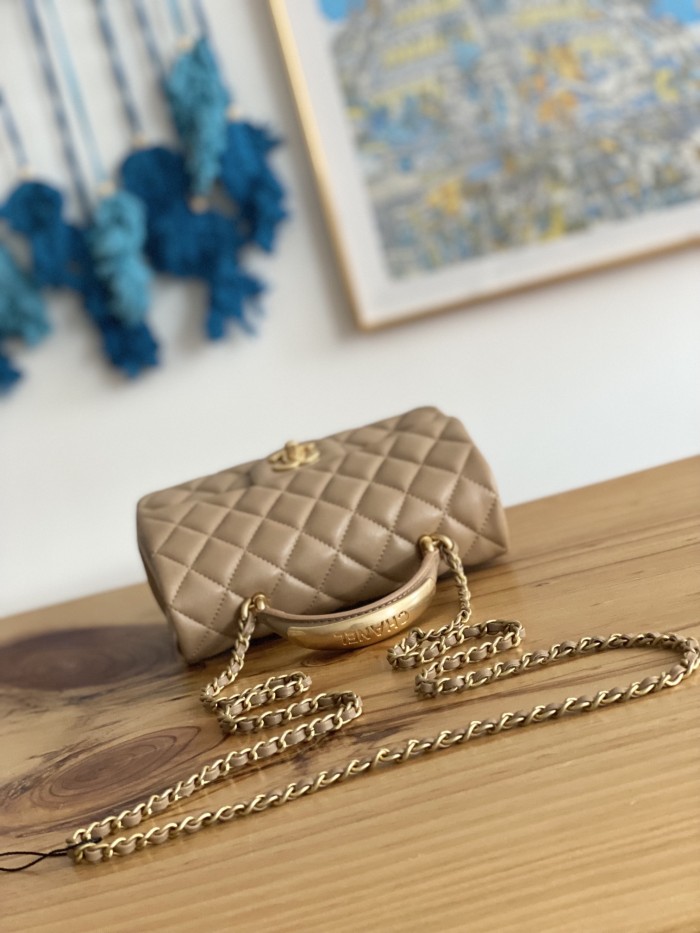  Handbag  Chanel  AS2431  size  20X14X7 CM