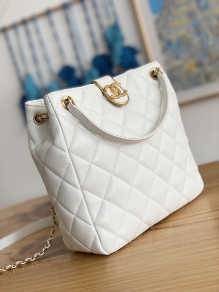 Handbag  Chanel  3477  size  22*25*9* cm