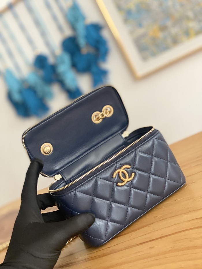 Handbag  Chanel  81222  size  16.5 cm