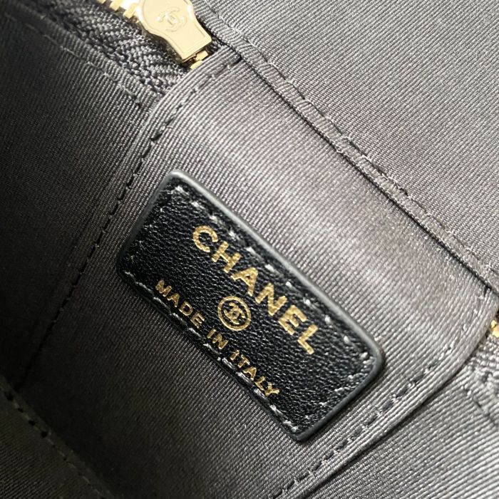 Handbag Chanel  81113  size 10 7 9 cm