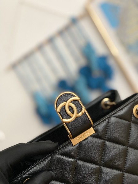 Handbag  Chanel 3477  size  22*25*9* cm