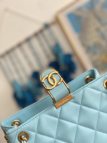 Handbag  Chanel  3477  size  22*25*9* cm