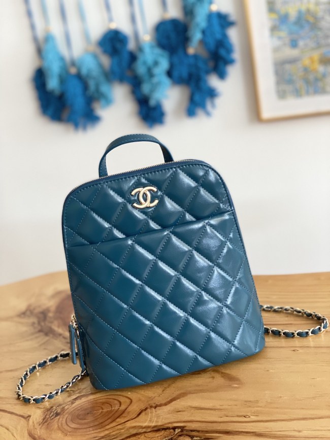 Handbag  Chanel  3332  size 21*23*8* cm