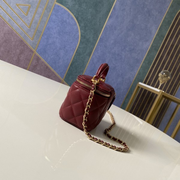 Handbag Chanel  81113  size  10 7 9 cm  