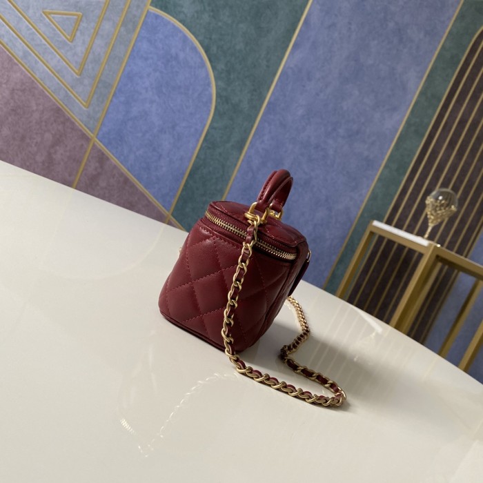 Handbag Chanel  81113  size  10 7 9 cm  