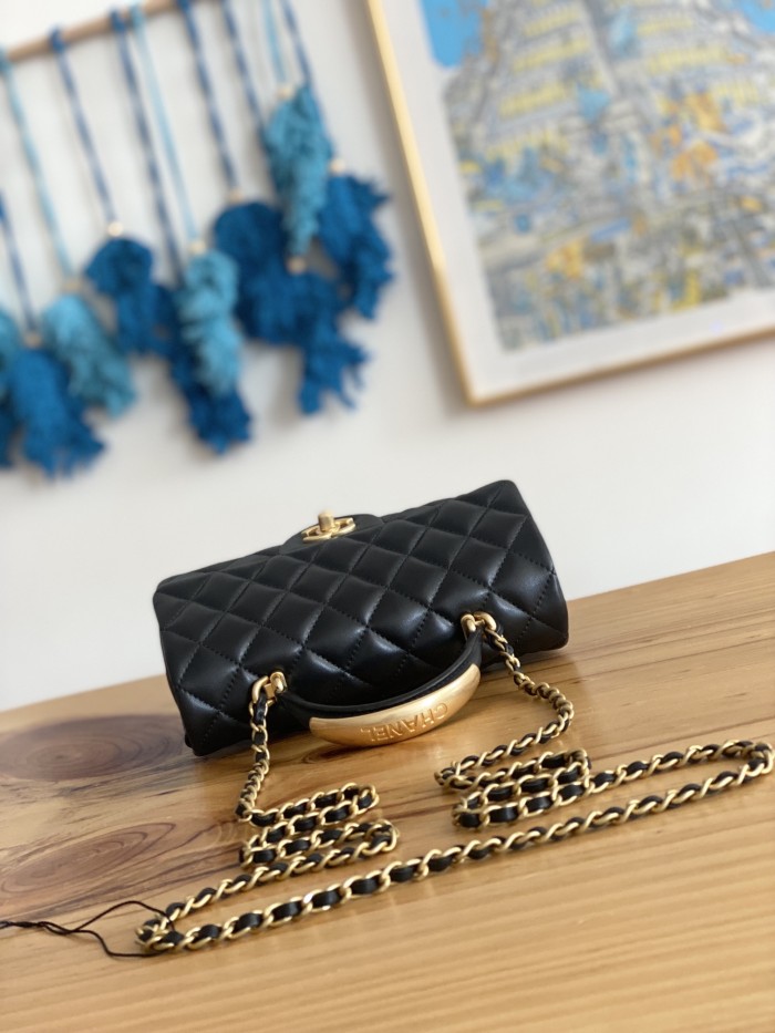  Handbag  Chanel  AS2431  size  20X14X7 CM