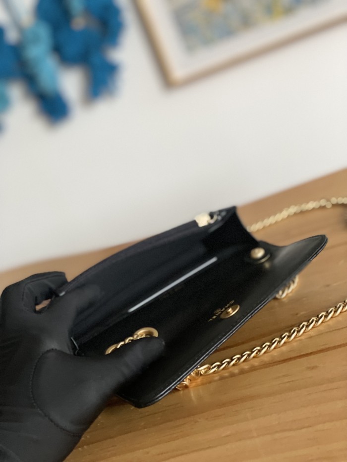 Handbag  Chanel  81224  size  16 cm