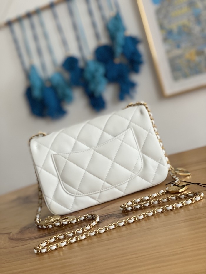 Handbag  Chanel  3457  size  14*20*8 cm