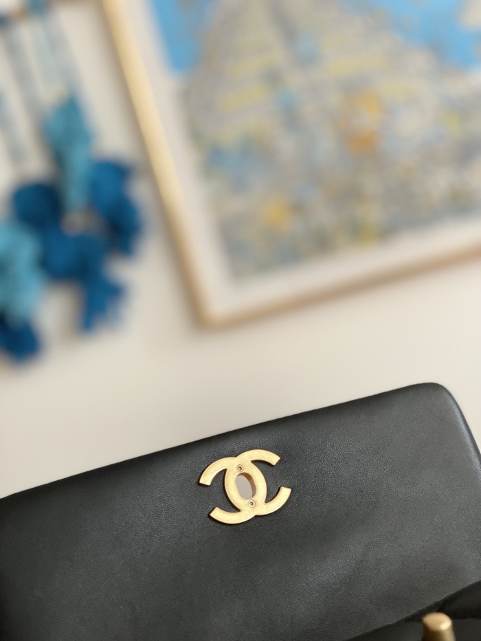  Handbag  Chanel  3378  size  15cmX20cmX9 cm