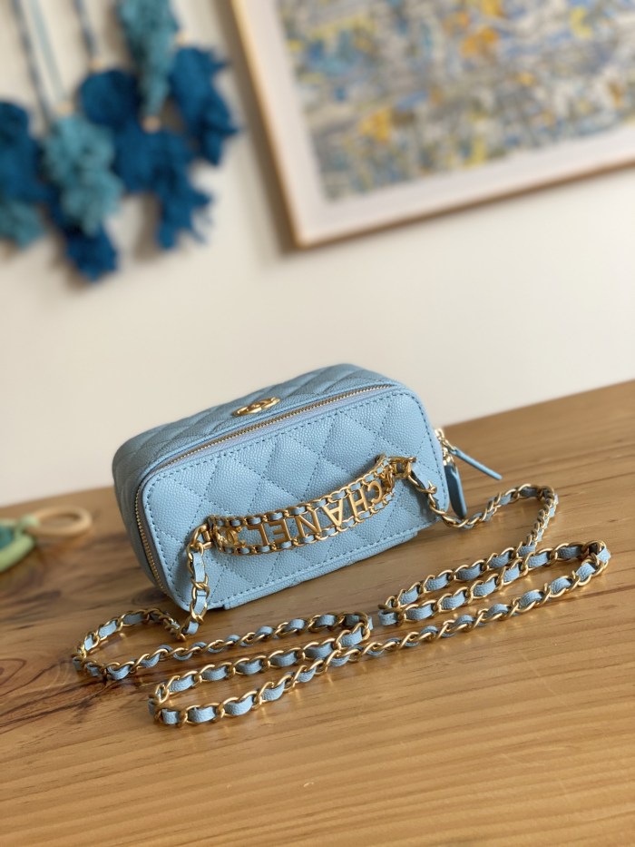 Handbag  Chanel  81195  size  16  9.5  8  cm