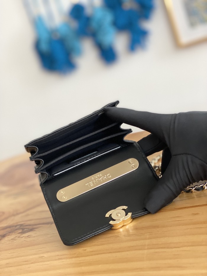 Handbag  Chanel   81209  size  12.5 cm 