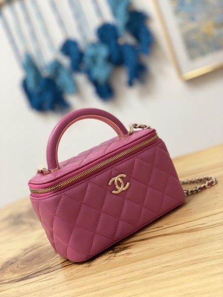 Handbag  Chanel  81208  size  9.5 17 8 cm 