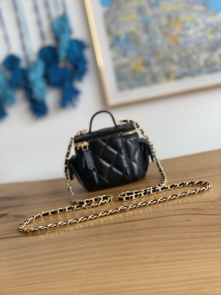 Handbag  Chanel  AP81232  size  10.5*7*8.5 cm