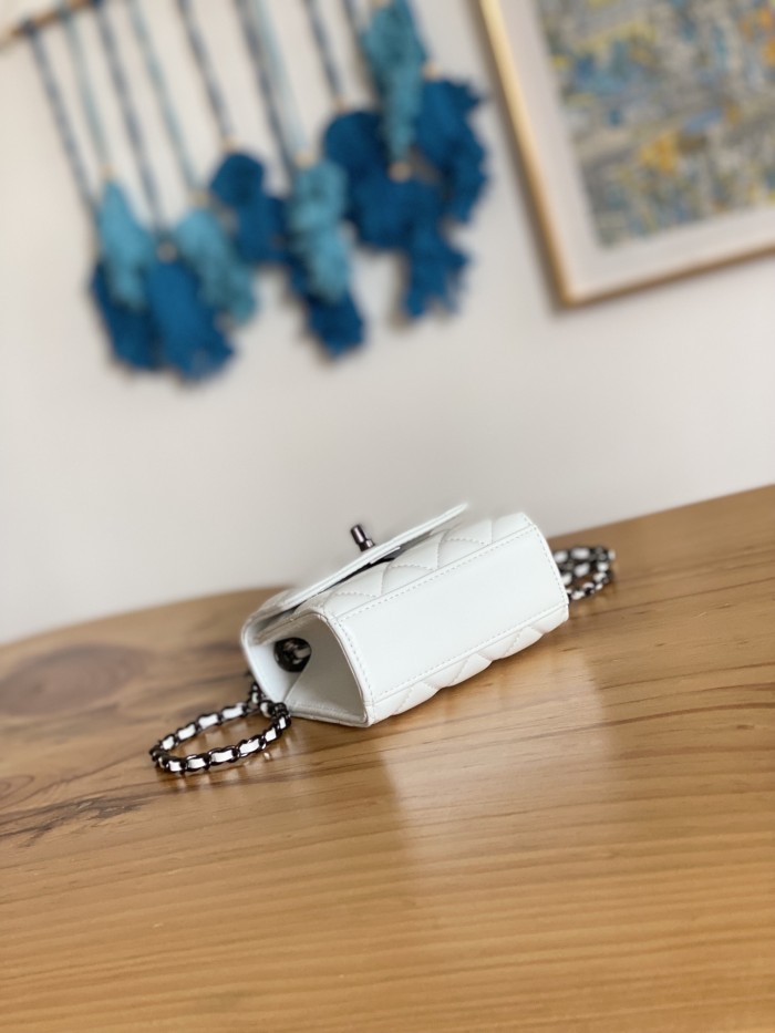 Handbag  Chanel  88631  size  11 11 5 cm