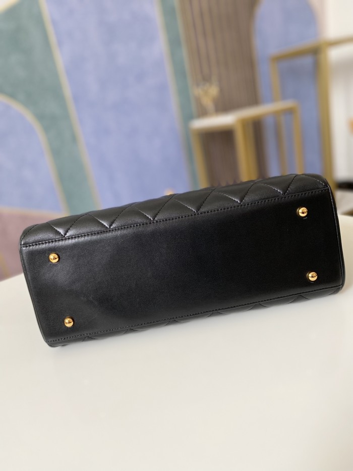 Handbag  Chanel  92233 size  33*11*23  cm