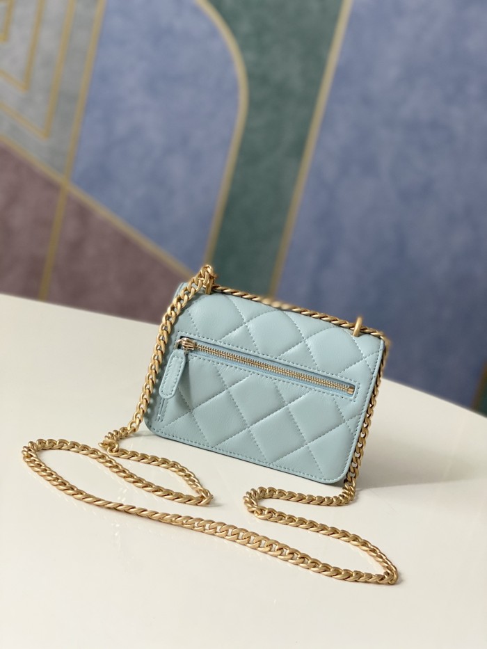 Handbag Chanel  81185  size  15 cm