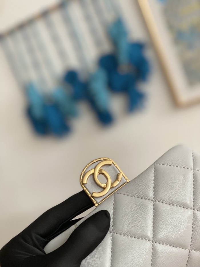 Handbag Chanel  3473  size  13*18*6 cm