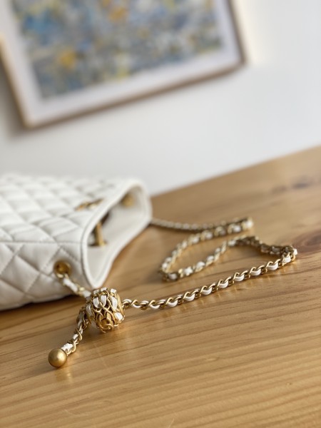 Handbag  Chanel  3259  size  16×19.5×8.5 cm