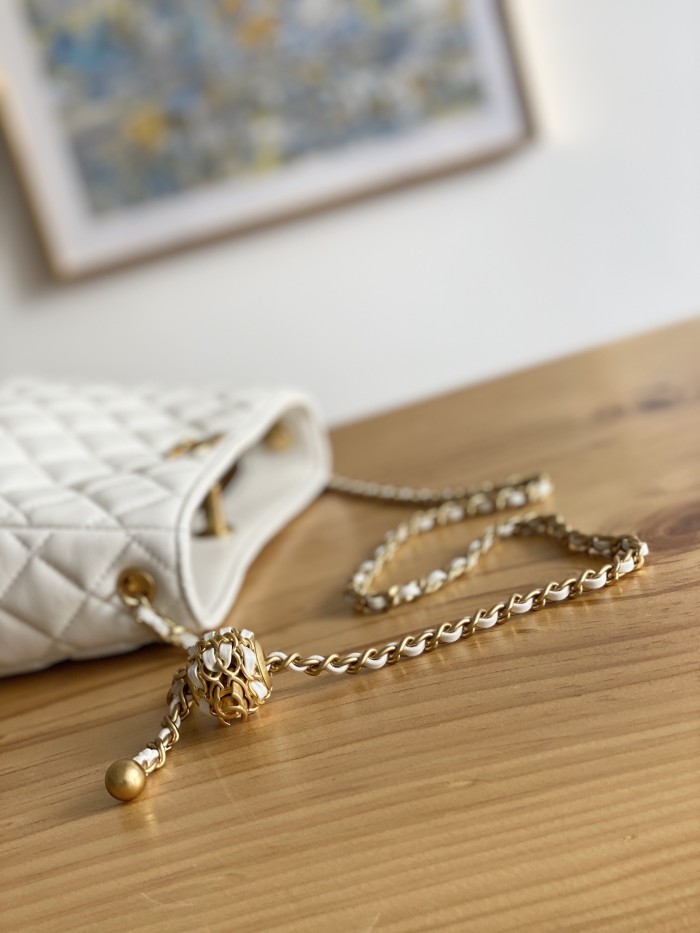 Handbag  Chanel  3259  size  16×19.5×8.5 cm