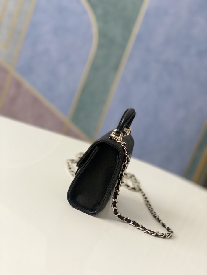 Handbag Chanel  81191  size  12 cm