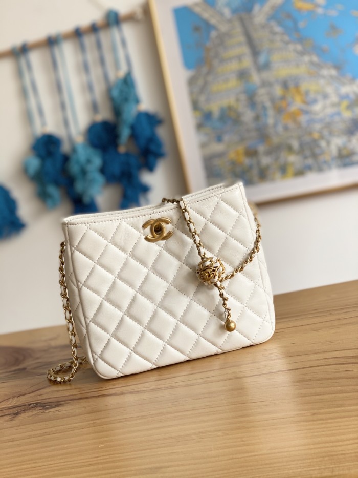 Handbag  Chanel  3259  size  16×19.5×8.5 cm