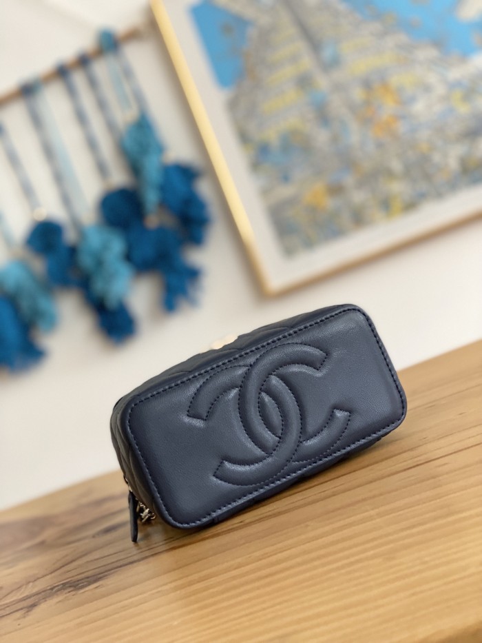 Handbag  Chanel  81208  size  9.5 17 8 cm