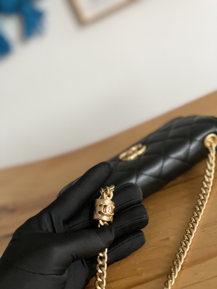 Handbag  Chanel  81224  size  16 cm