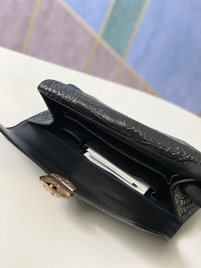 Handbag Chanel  6603  size  30.13.4  cm