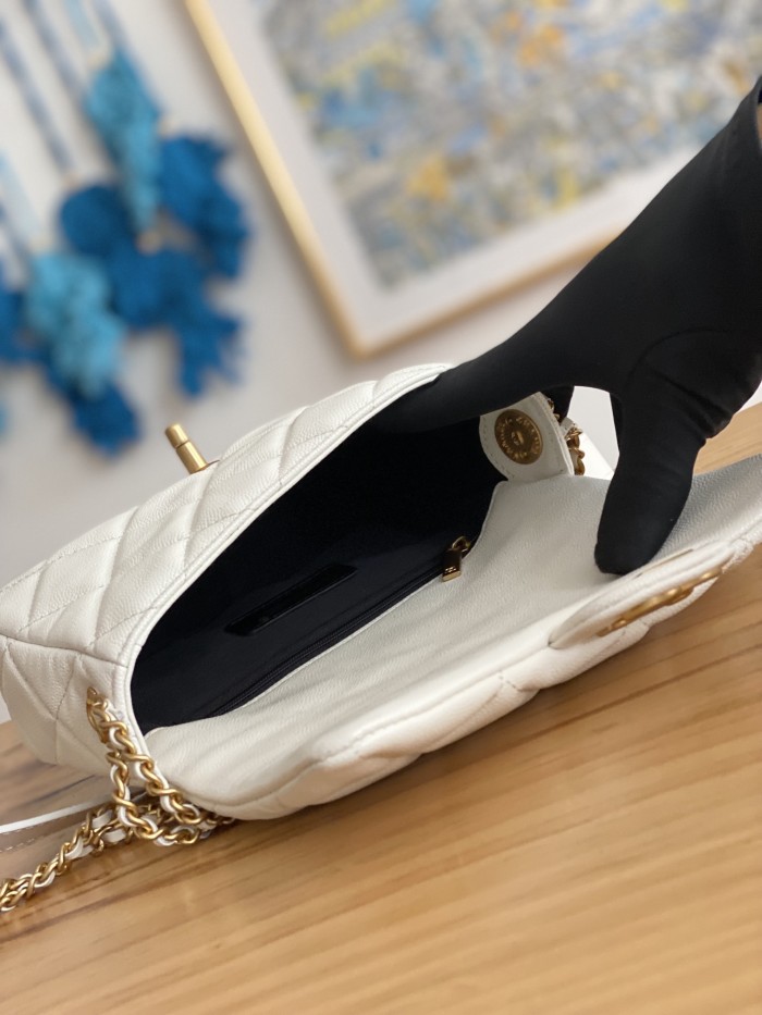 Handbag  Chanel  3369  size  21X14.5X6 cm