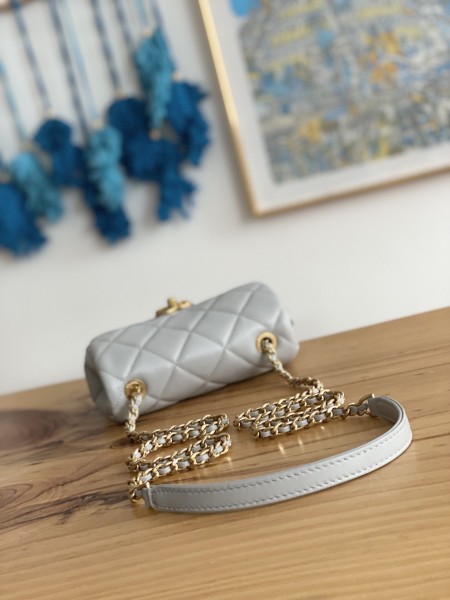 Handbag Chanel  3473  size  13*18*6 cm