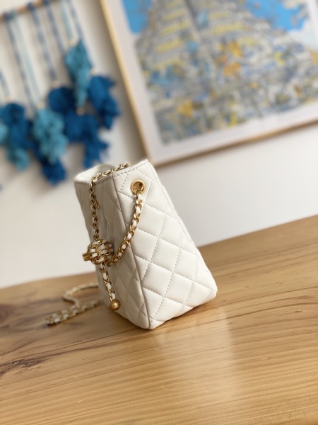 Handbag  Chanel  3259  size  16×19.5×8.5 cm