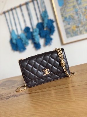Handbag  Chanel  81221  size  19 cm