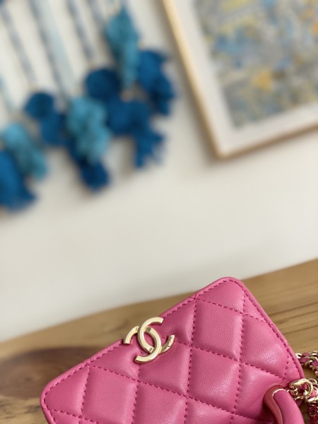 Handbag  Chanel  81209   size  12.5 cm