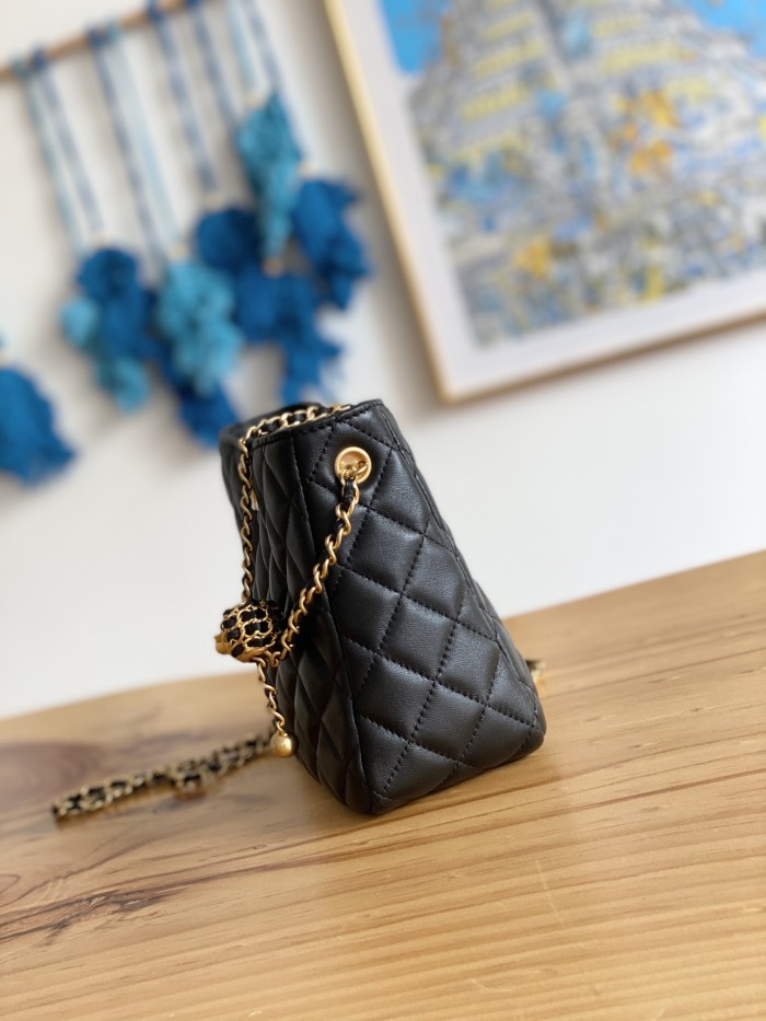 Handbag  Chanel  3259  size  16×19.5×8.5 cm