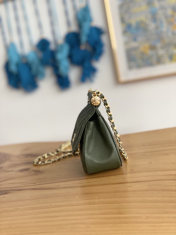 Handbag Chanel   AP3004  size  11X12X5 cm