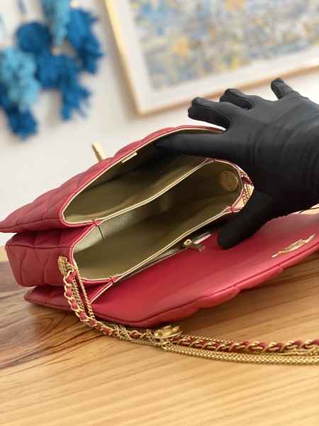  Handbag  Chanel  3378  size  15cmX20cmX9 cm