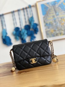Handbag  Chanel  3369  size  21X14.5X6 cm