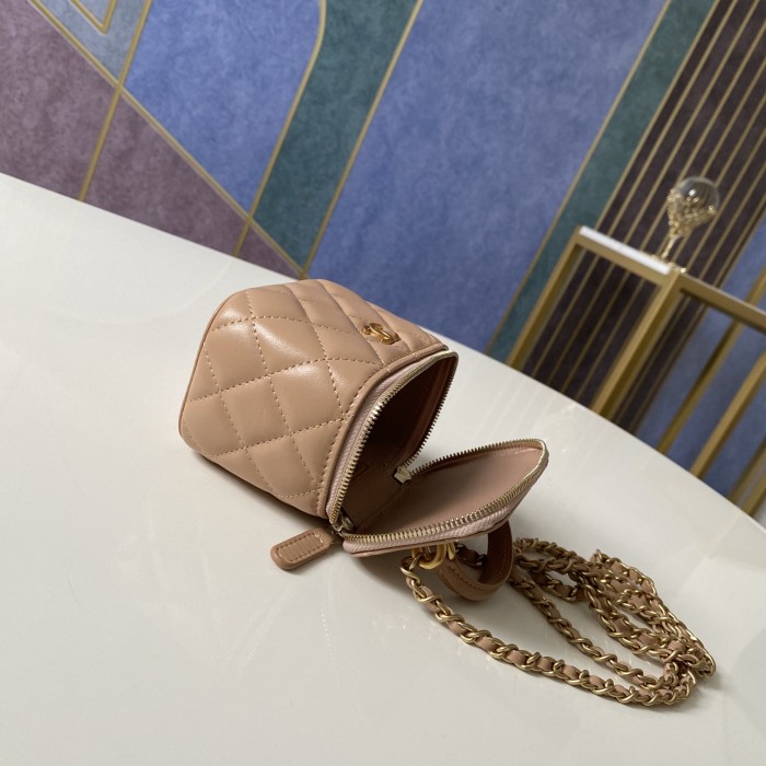 Handbag Chanel  81113 size  10 7 9 cm